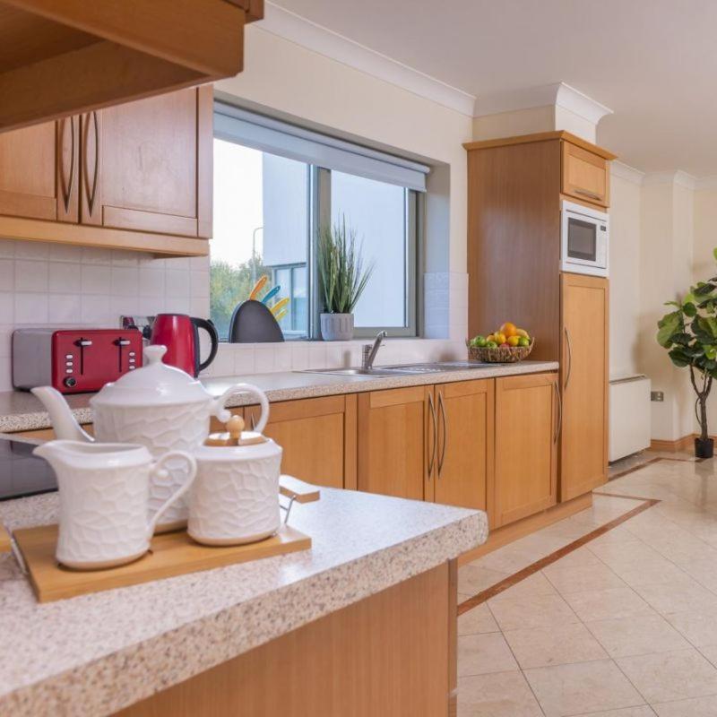 Park Place Apartments Киларни Екстериор снимка